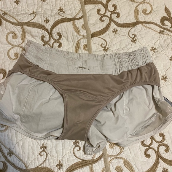 Hotty Hot lululemon shorts size 10 - Picture 6 of 6